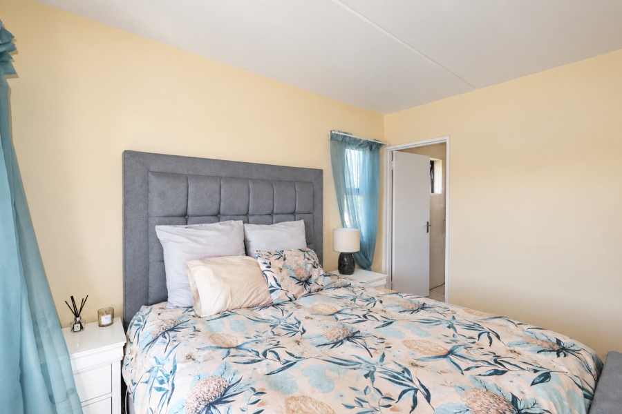 2 Bedroom Property for Sale in Parklands Western Cape